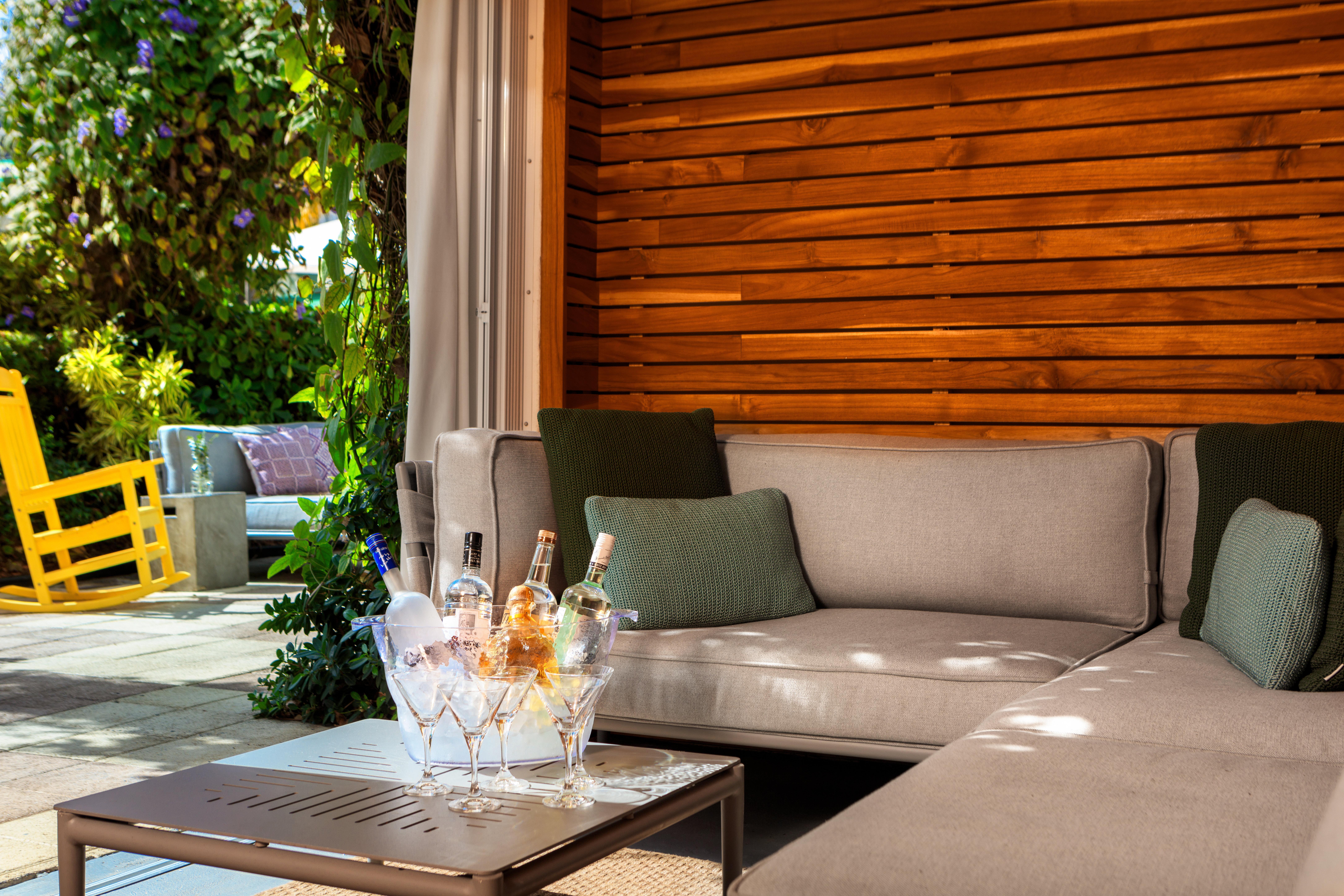 Kimpton Surfcomber Hotel By Ihg Miami Beach Bagian luar foto