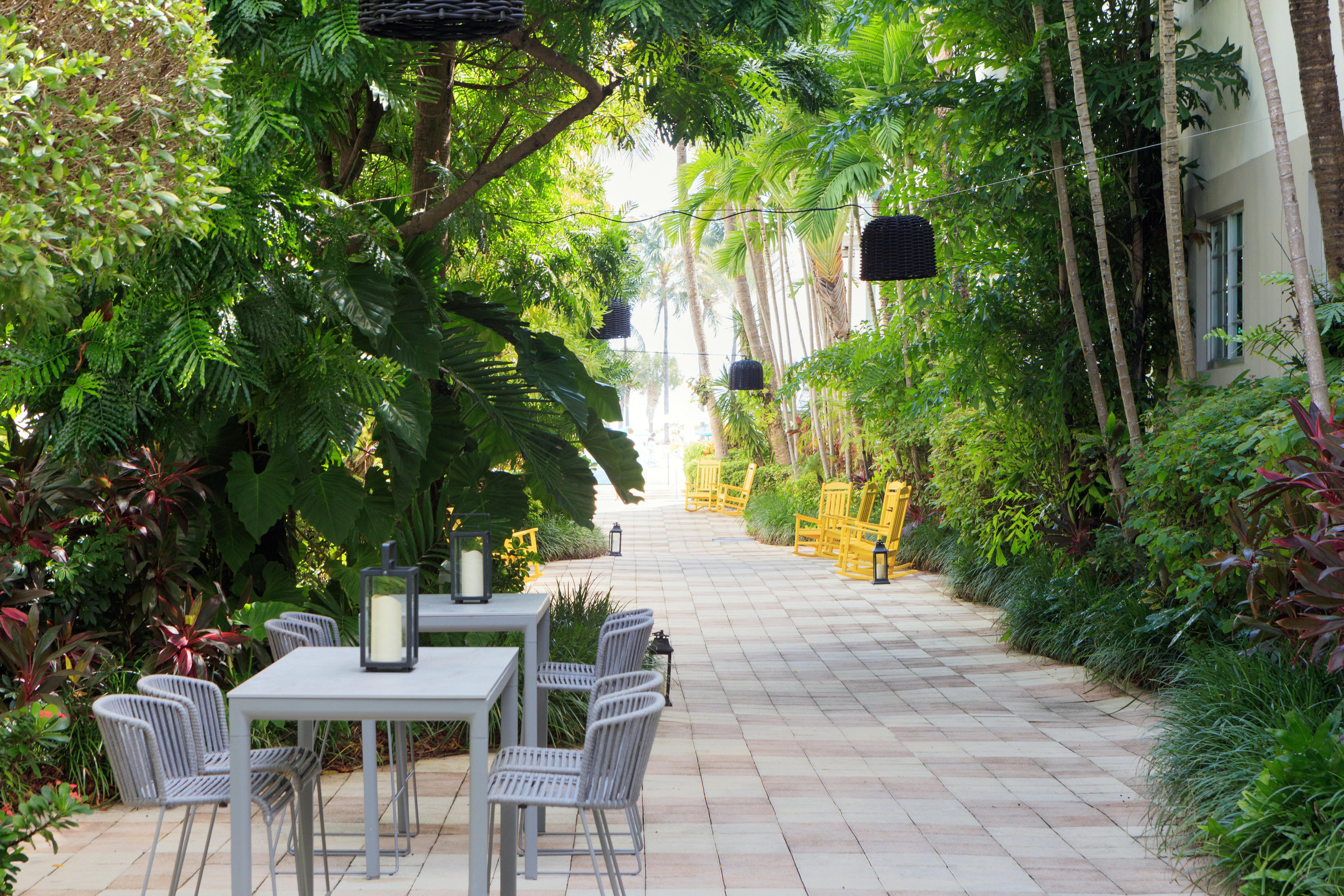 Kimpton Surfcomber Hotel By Ihg Miami Beach Bagian luar foto
