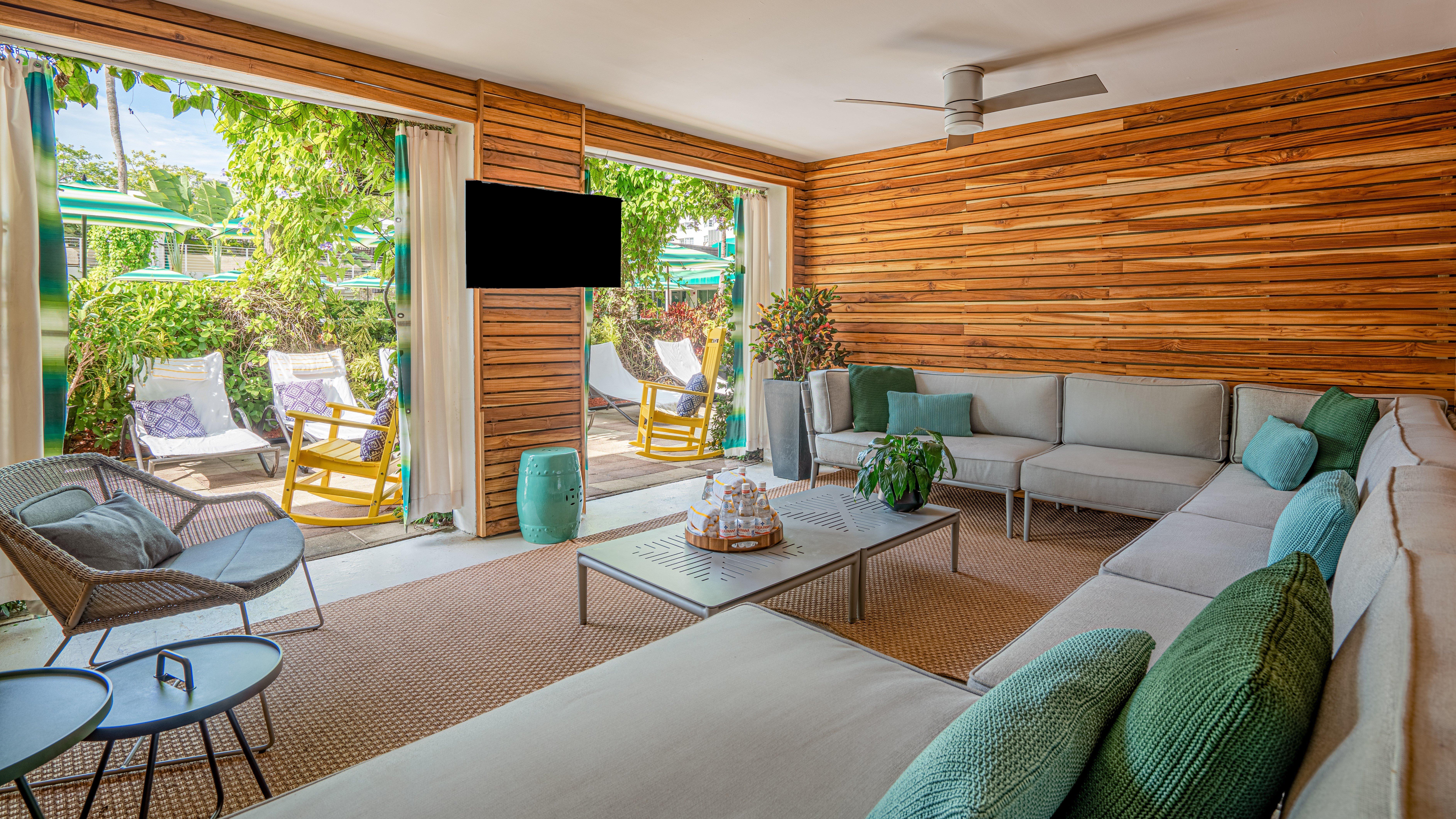 Kimpton Surfcomber Hotel By Ihg Miami Beach Bagian luar foto
