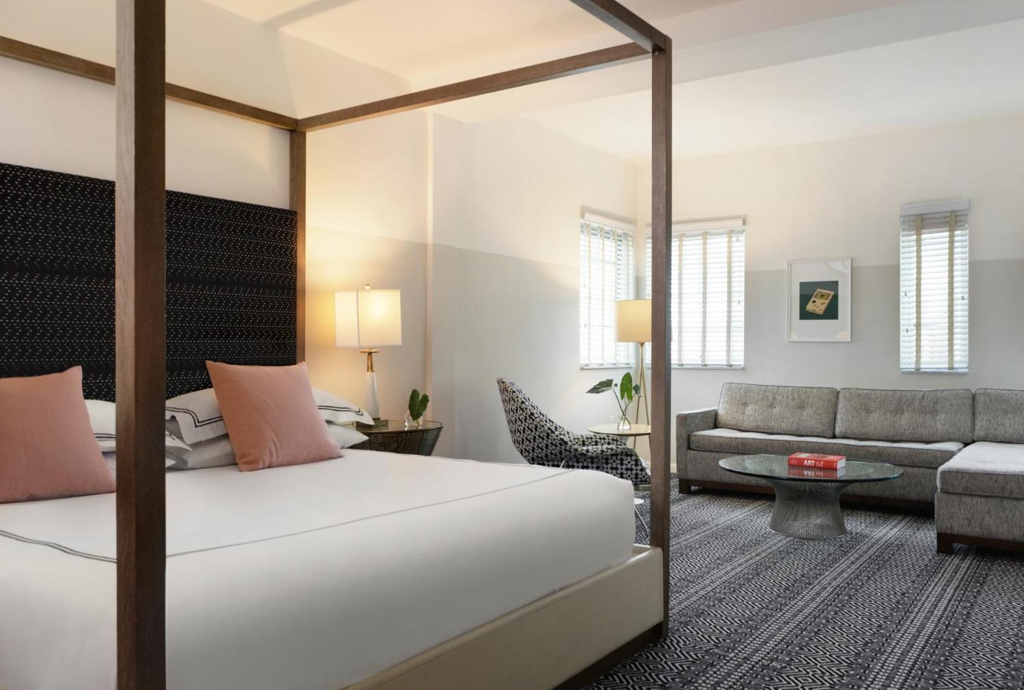 Kimpton Surfcomber Hotel By Ihg Miami Beach Bagian luar foto