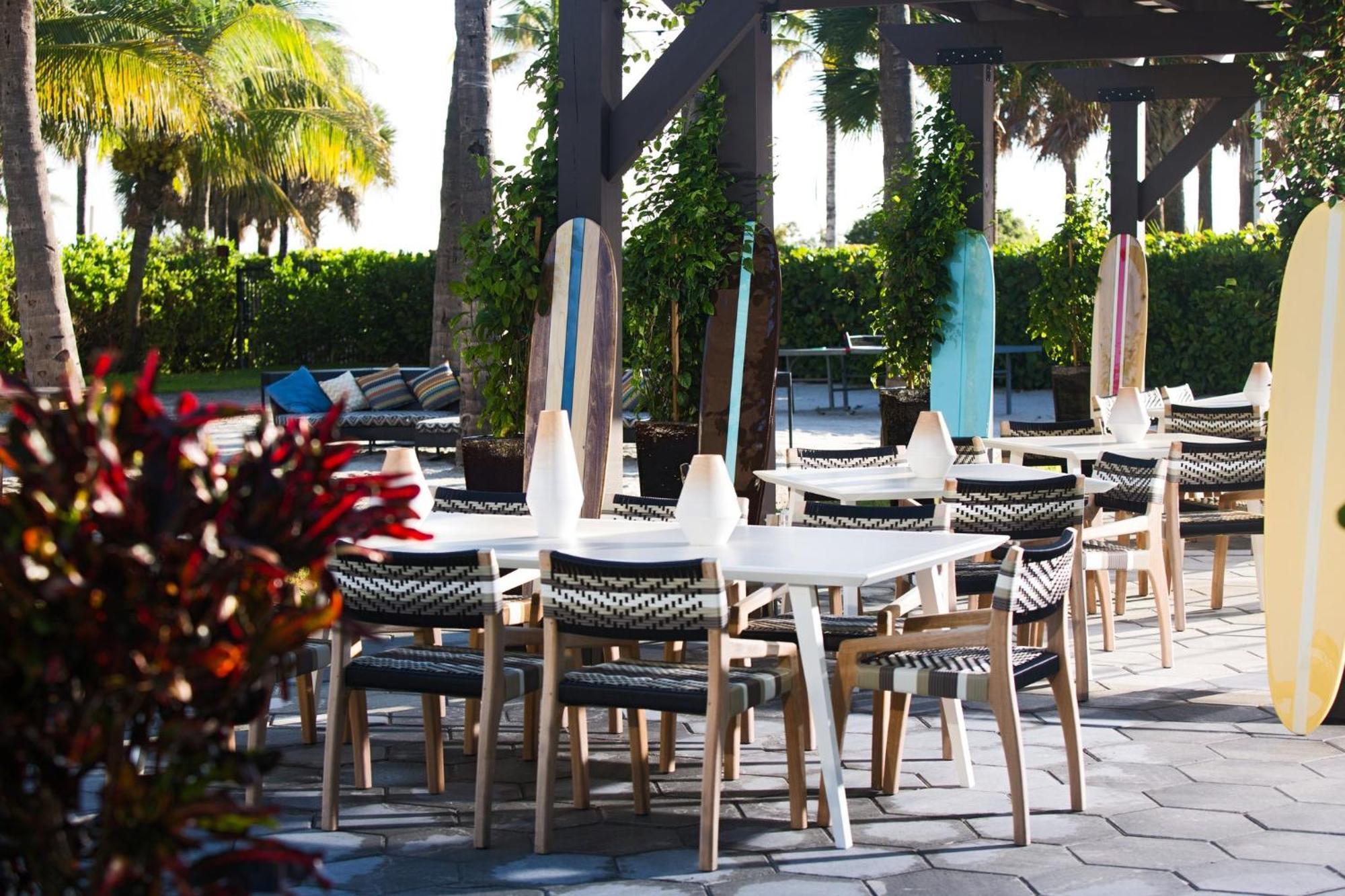 Kimpton Surfcomber Hotel By Ihg Miami Beach Bagian luar foto
