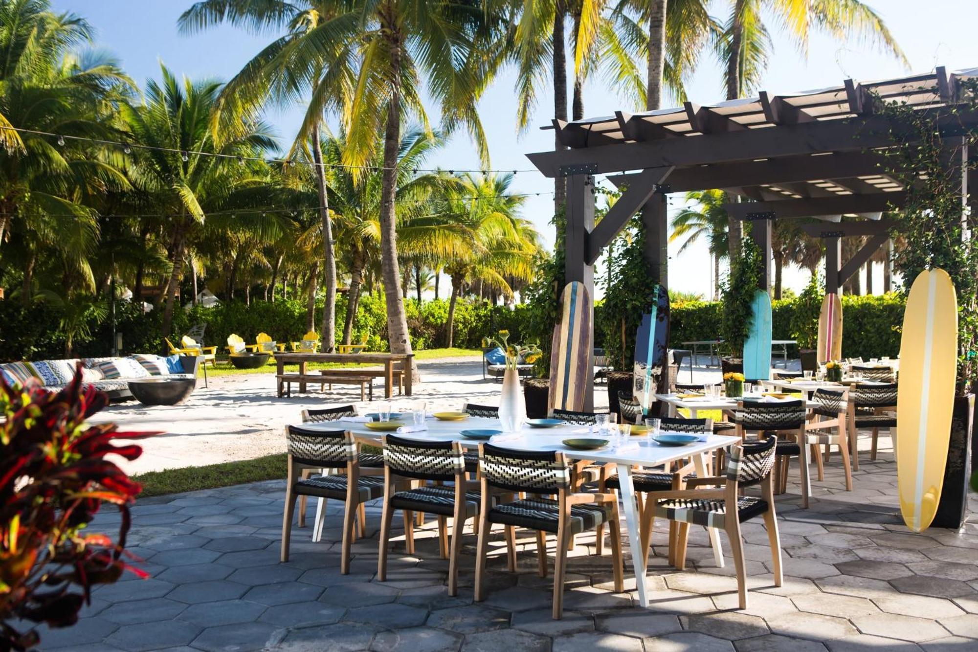 Kimpton Surfcomber Hotel By Ihg Miami Beach Bagian luar foto