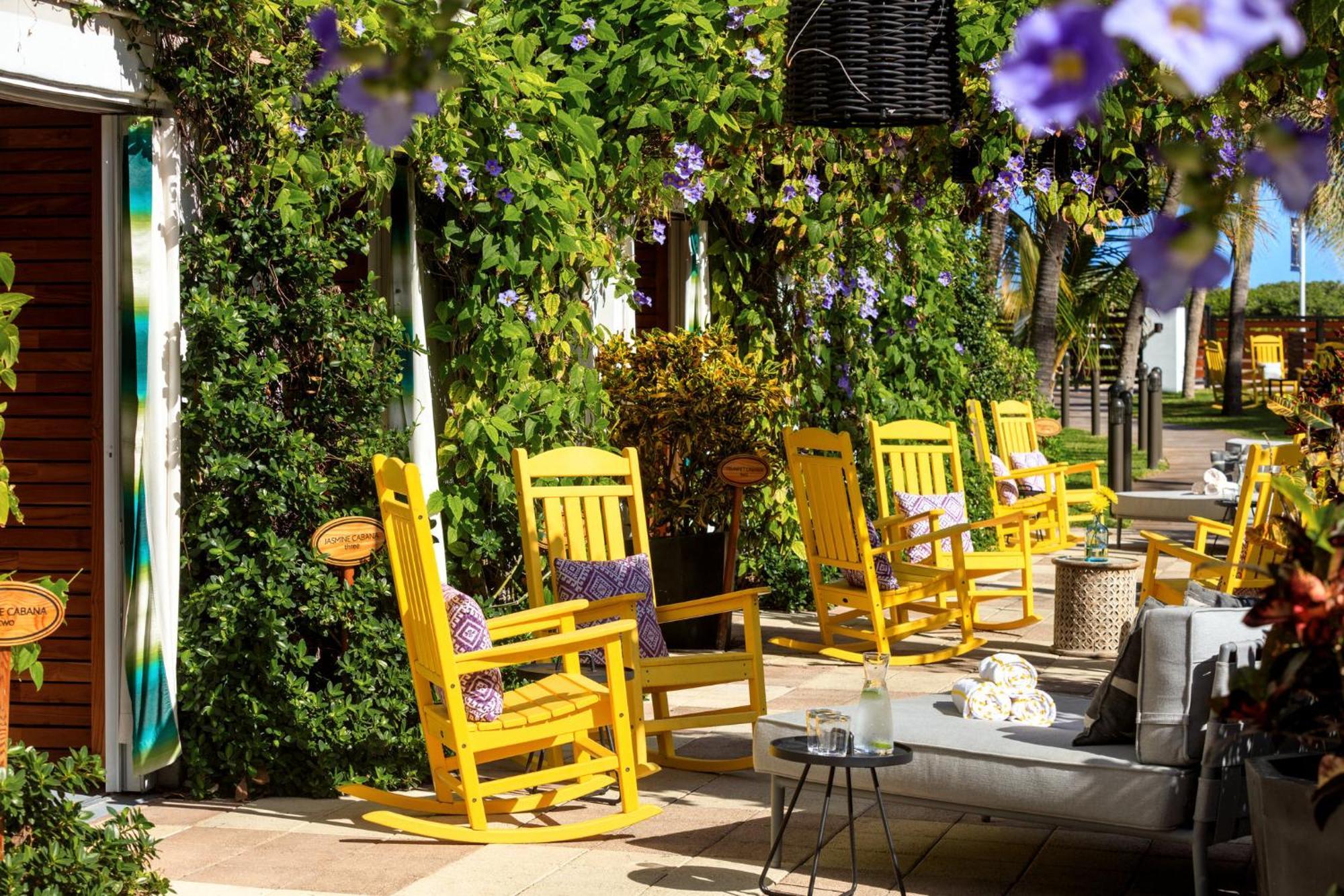 Kimpton Surfcomber Hotel By Ihg Miami Beach Bagian luar foto