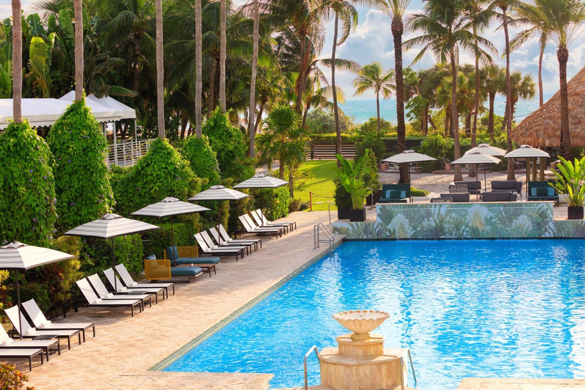 Kimpton Surfcomber Hotel By Ihg Miami Beach Bagian luar foto