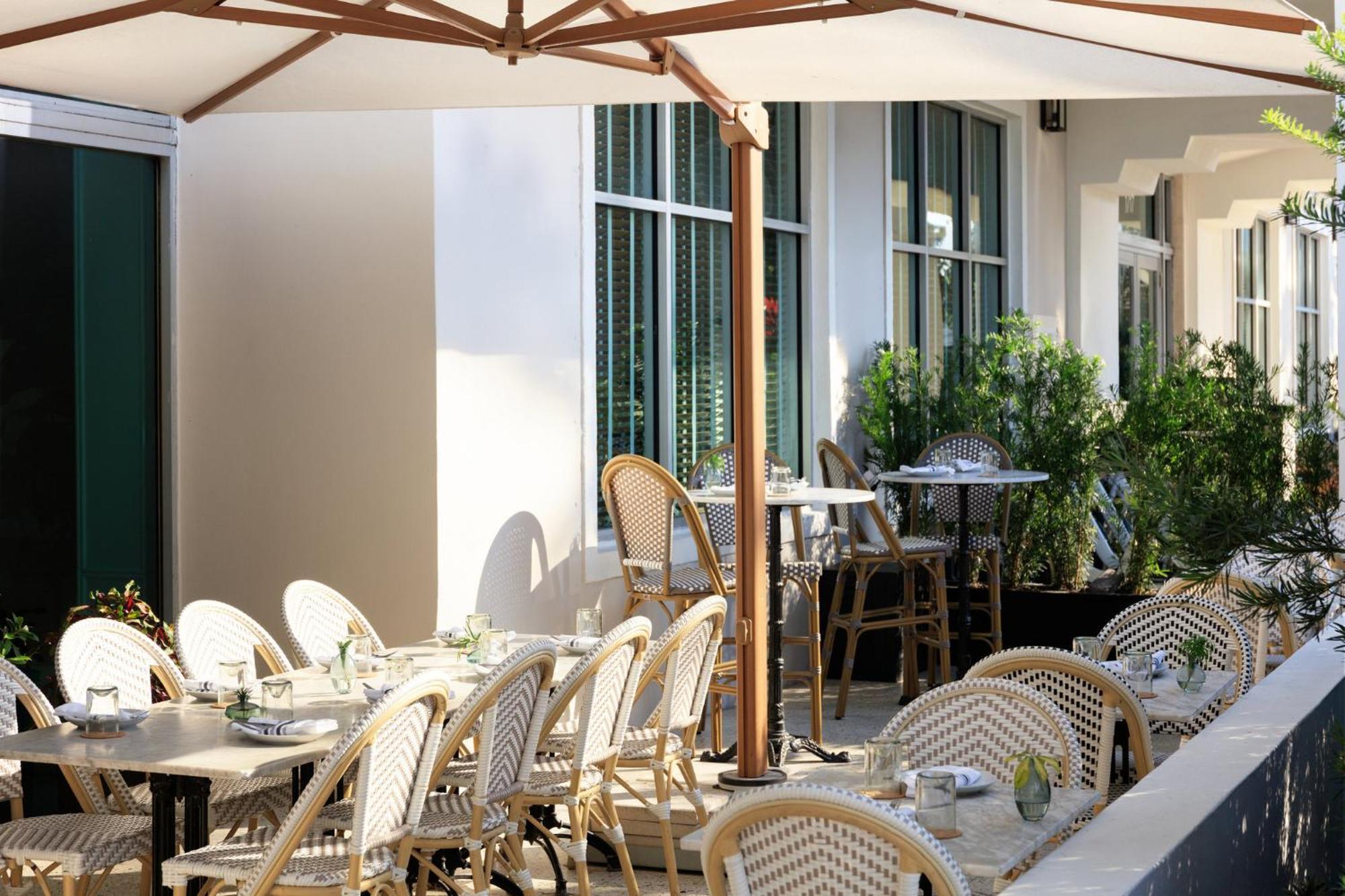 Kimpton Surfcomber Hotel By Ihg Miami Beach Bagian luar foto